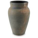 Brickmen Vase - Image 2