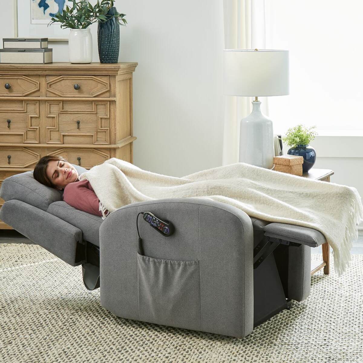 86397c9956557d91fb468af5dd138b32 View Our Full Lineof Lift Recliners - Image 1