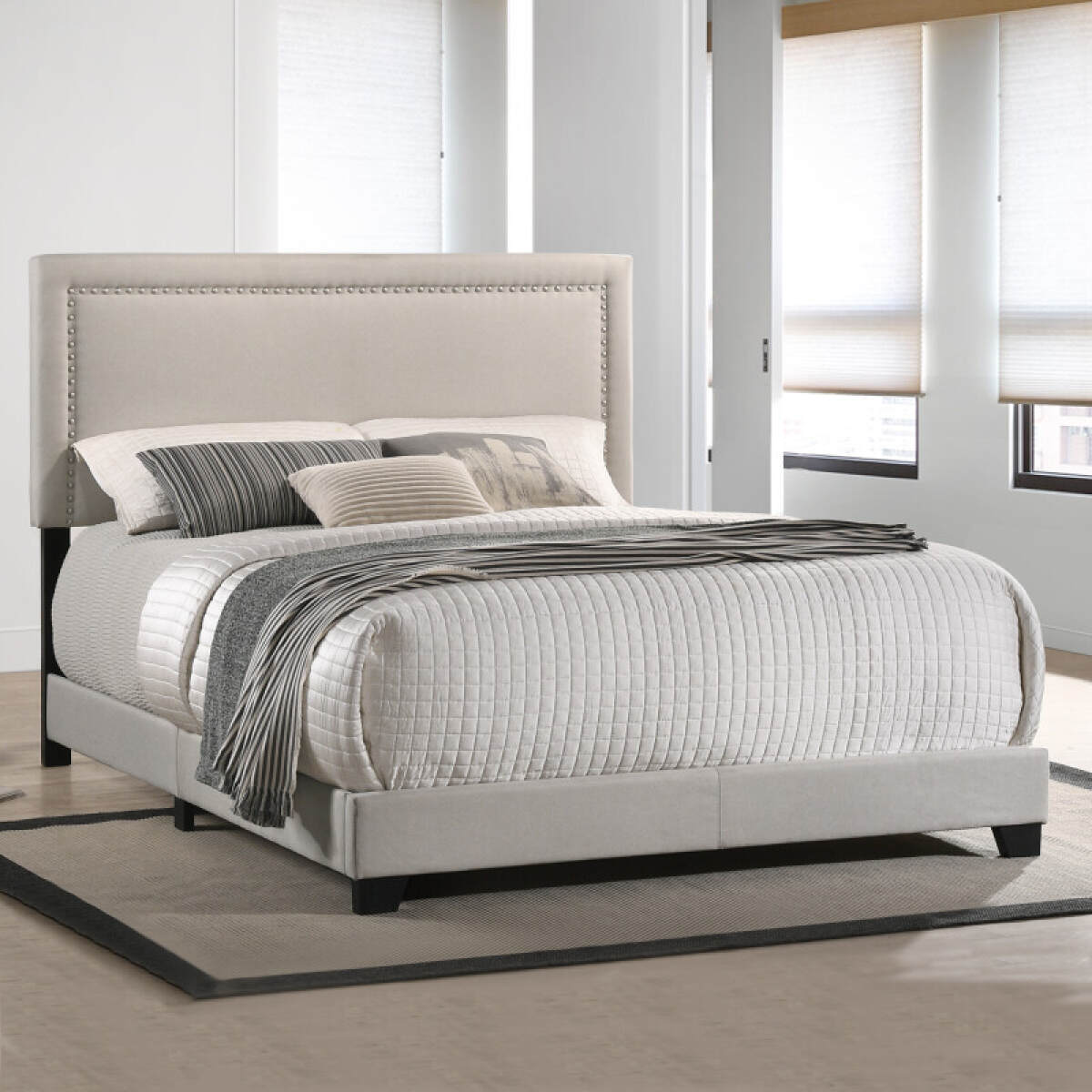 a14aa4804237a9714c3f70166674befc Zion Upholstered Queen Bed - Image 1