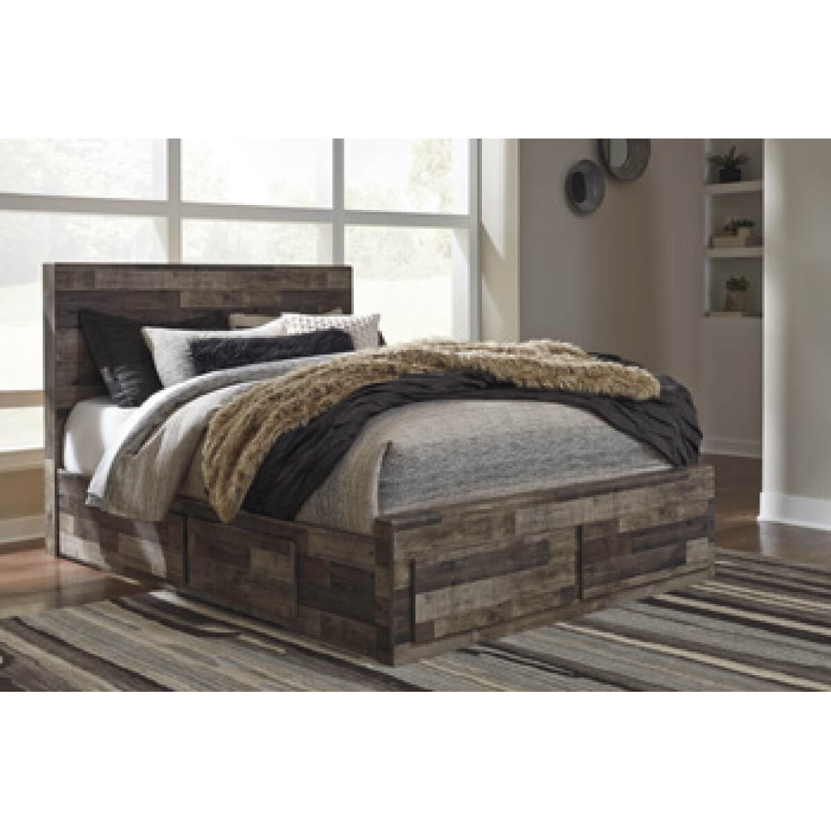 01b986ffac65633fcffd6e405955c6ee Derekson Queen Panel Bed with 6 Storage Drawers - Image 1
