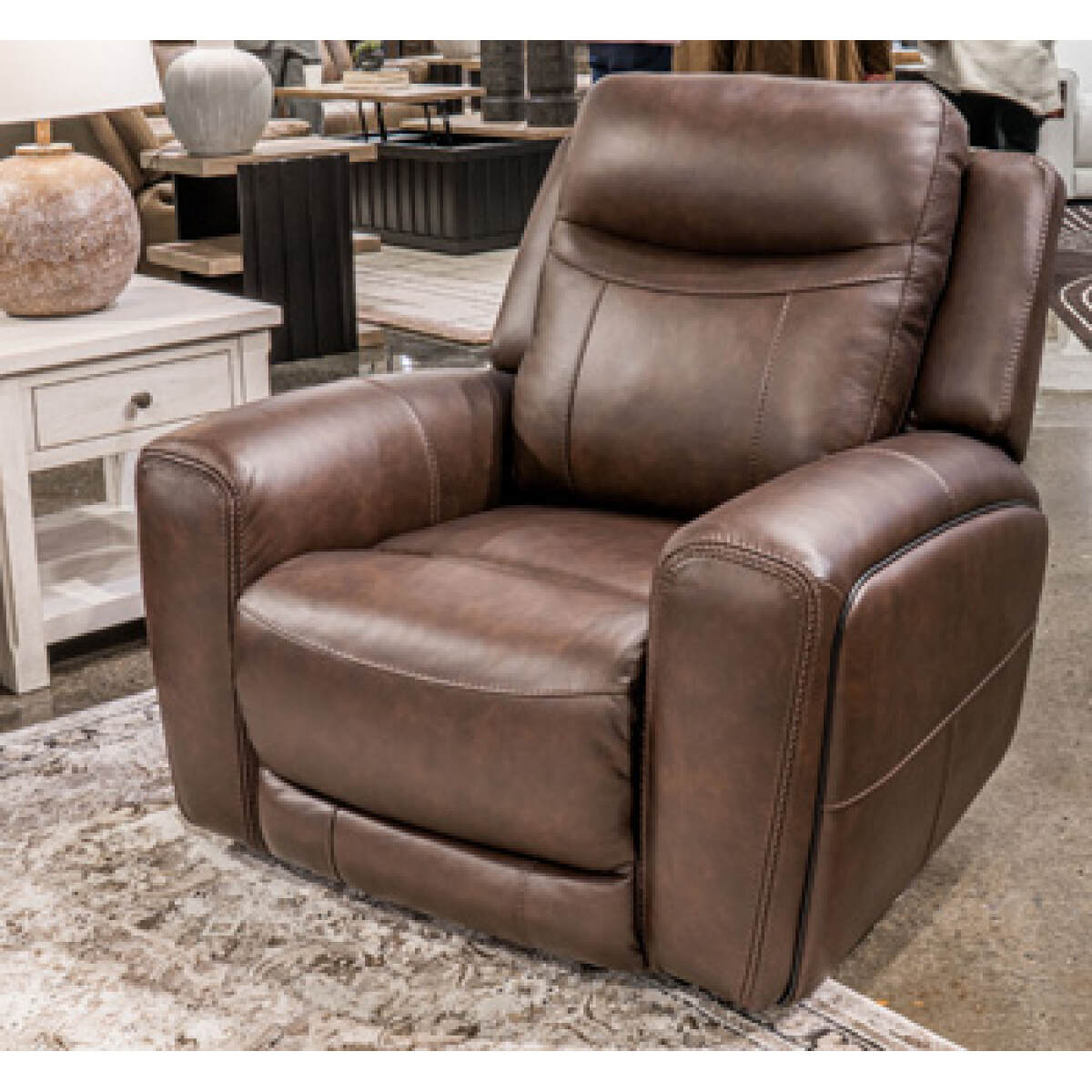 023471d883950ef34485330e2b0e24f6 Axis Edge Power Recliner - Image 1