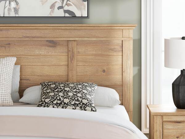 Makidern King Panel Bed - Image 10