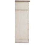 Realyn King Panel Bed, Dresser, Chest and 2 Nightstands - Image 9