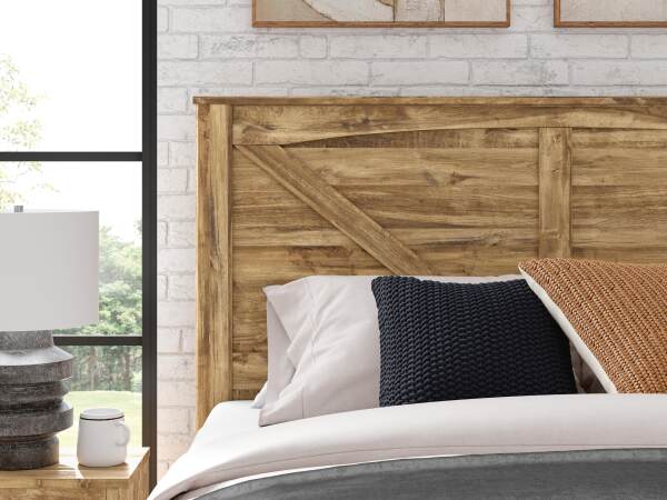 Maystonna King Crossbuck Panel Bed - Image 10