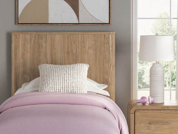 Gramburg Twin Panel Platform Bed - Image 10
