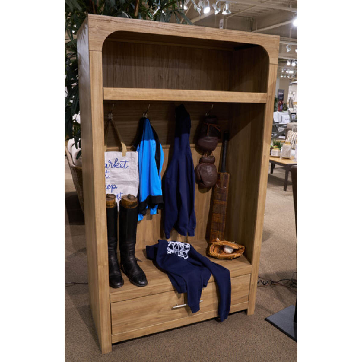 2a80789f7d863e13b81ca64a42594cd7 Dovander Hall Tree with Storage Bench - Image 1