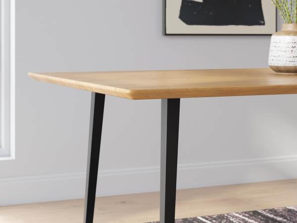 Gretlynn Dining Table - Image 10