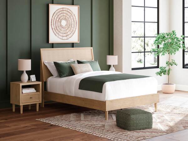 Cielden Queen Panel Bed - Image 3