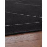 Marav 5' x 7' Area Rug - Image 4