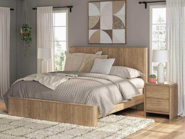 Gramburg King Panel Bed - Image 3