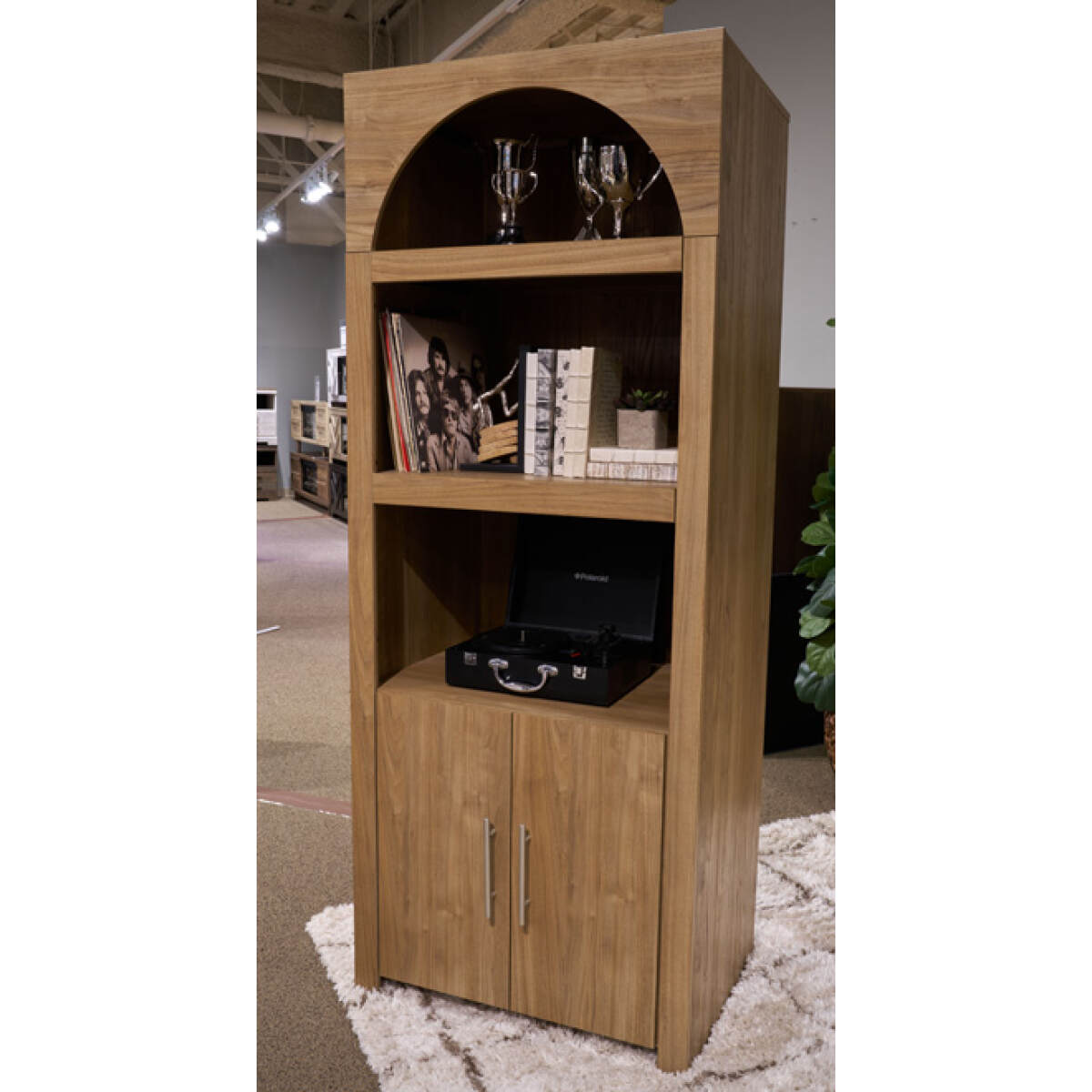 49e6707dacd6a7545504810bff98d669 Dovander Display Cabinet - Image 1