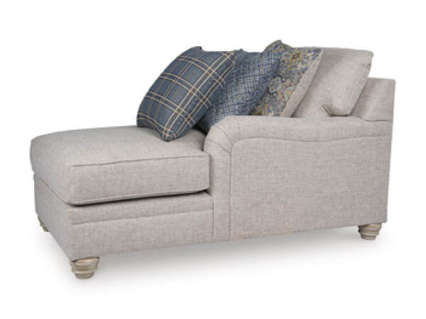 Huntsworth Right-Arm Facing Corner Chaise