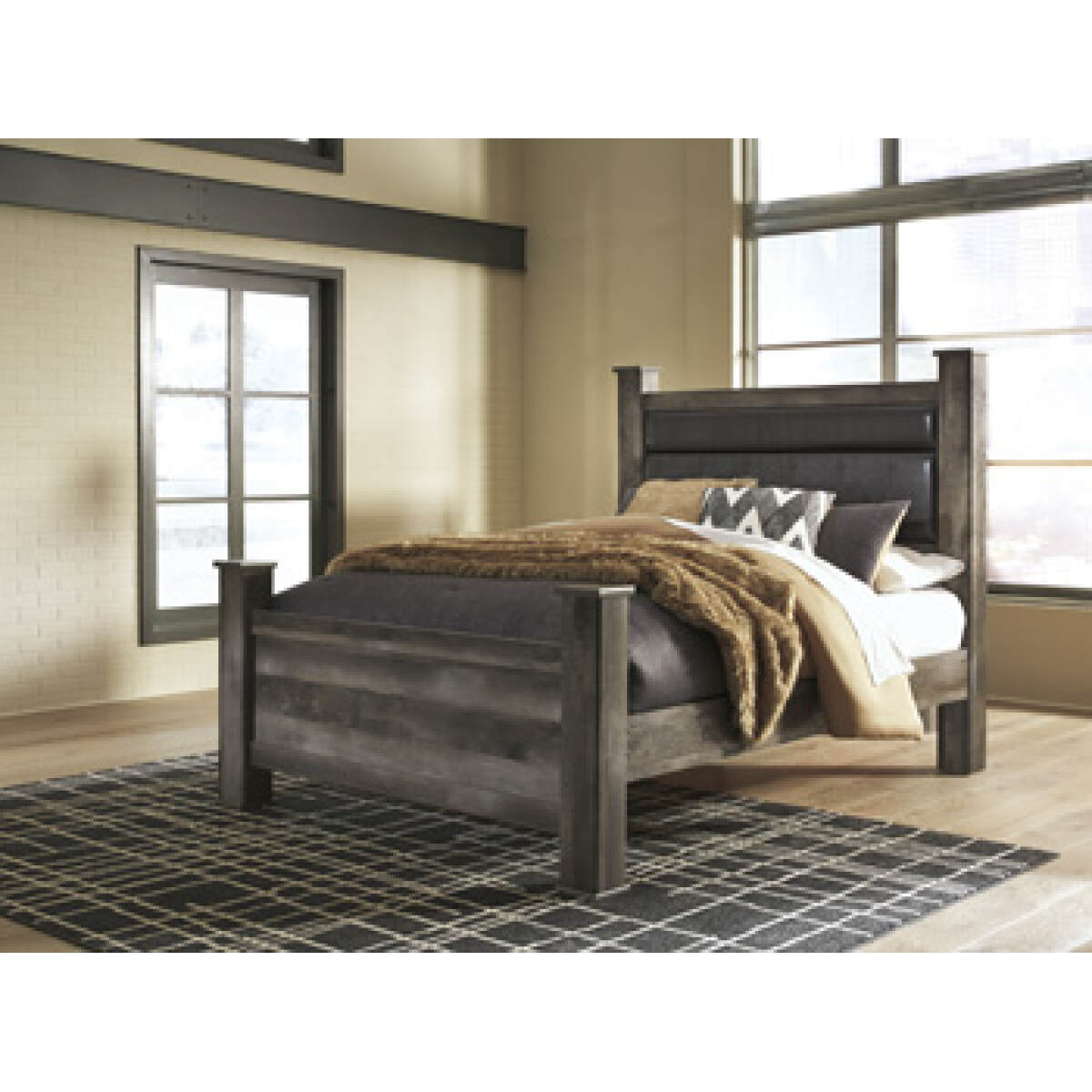 691cd641e8d3de8531fc0a20d28556bc Wynnlow Queen Upholstered Poster Bed - Image 1
