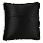 Gariland Pillow - Image 5