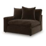 Maxton Heights Left-Arm Facing Corner Chair - Image 4