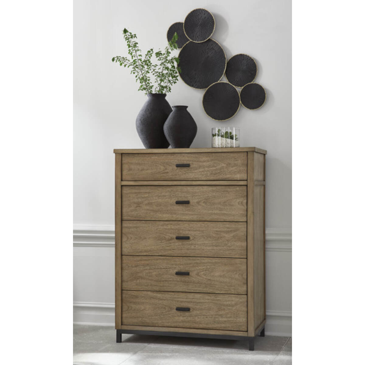 77b0fd36d7e665578c5007b7569ae71a Tomtyn Chest of Drawers - Image 1