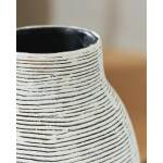 Girtha Vase - Image 4
