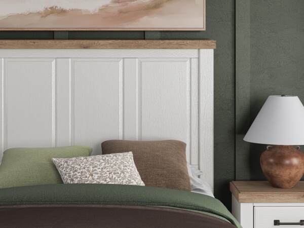 Savonport Queen Panel Bed - Image 10