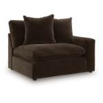 Maxton Heights Right-Arm Facing Corner Chair - Image 2