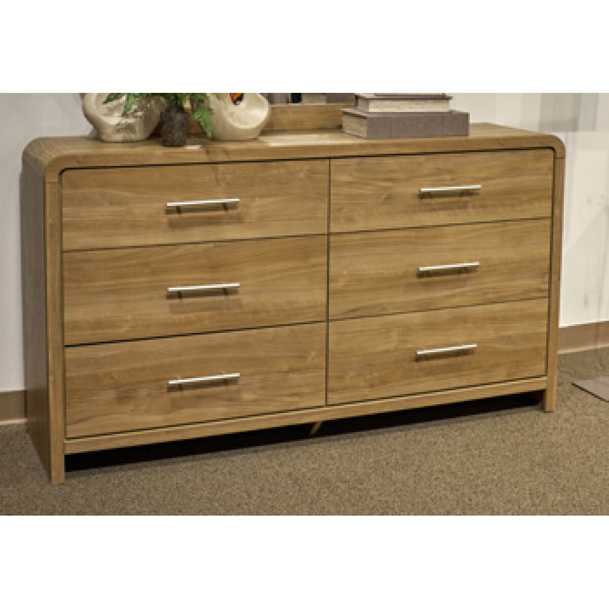 860e5e5cd600467b082dc9c8b9dc5be9 Gramburg Dresser - Image 1