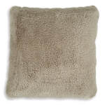 Gariland Pillow