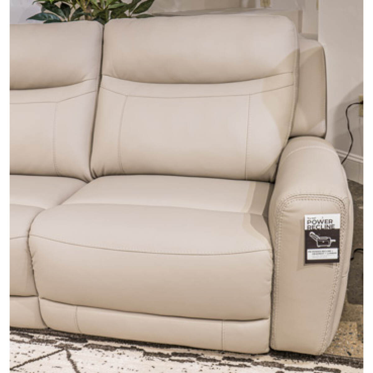 9983fa196e85ff40de0fba3aff4ef605 Axis Edge Right-Arm Facing Power Recliner - Image 1