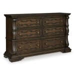 Maylee Dresser