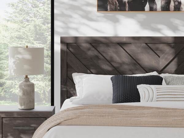 Prendonea King Panel Bed - Image 10