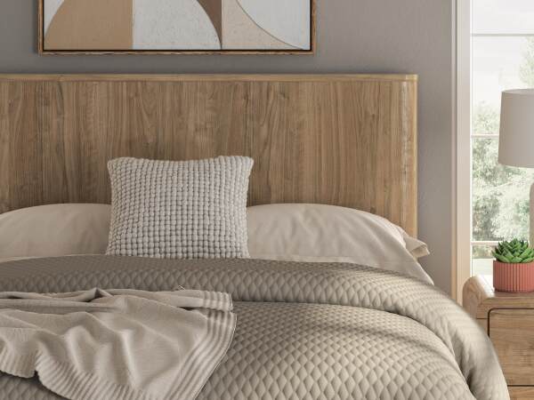 Gramburg Queen Panel Bed - Image 10