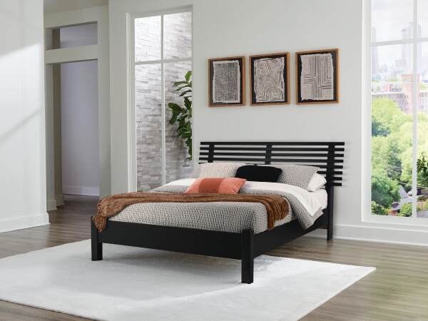 Danziar Full Panel Slat Bed, Dresser and Mirror - Image 11