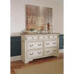 Realyn King Panel Bed, Dresser, Chest and 2 Nightstands - Image 17