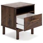 Calverson Queen Panel Platform Bed with Dresser and Nightstand - Image 18