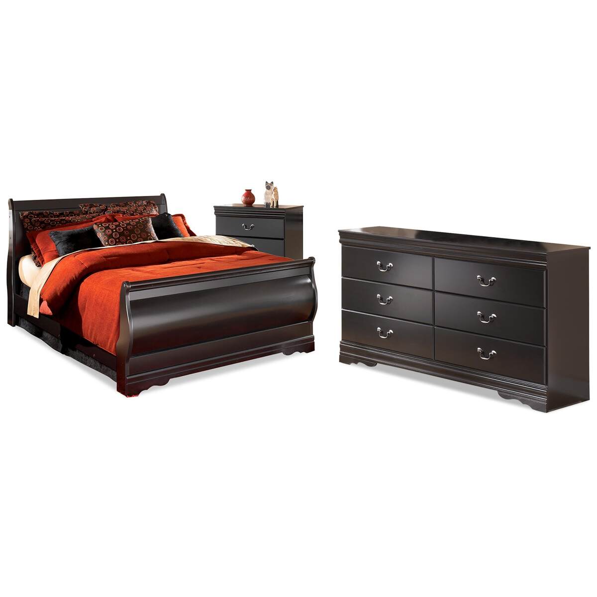 bc5d23f6d9b50c86ac3bb2e68dfad02c Huey Vineyard Queen Sleigh Bed, Dresser and Chest - Image 1