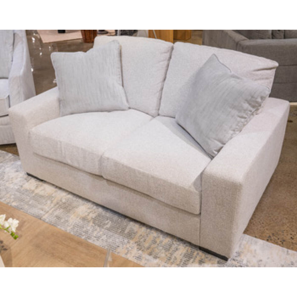 bf98e66bd3da550a9d3708d6dfb8681c Evanley Loveseat - Image 1