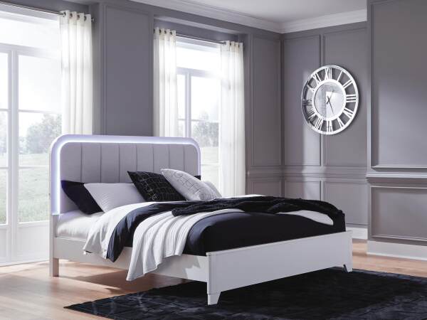 Jarlee King Panel Bed, Dresser, Mirror and Nightstand - Image 14