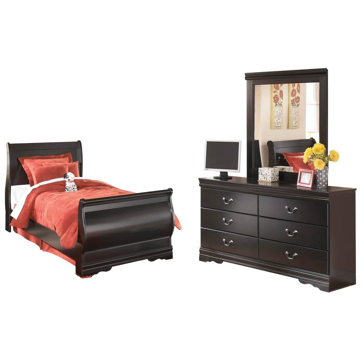 c579a4b239bee8d014a92a9676dbe5d4 Huey Vineyard Full Sleigh Bed with Dresser and Mirror - Image 1