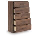 Fortlorn Queen Panel Bed, Dresser, Mirror, 2 Chests and 2 Nightstands - Image 12
