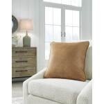Cortnie Pillow - Image 3