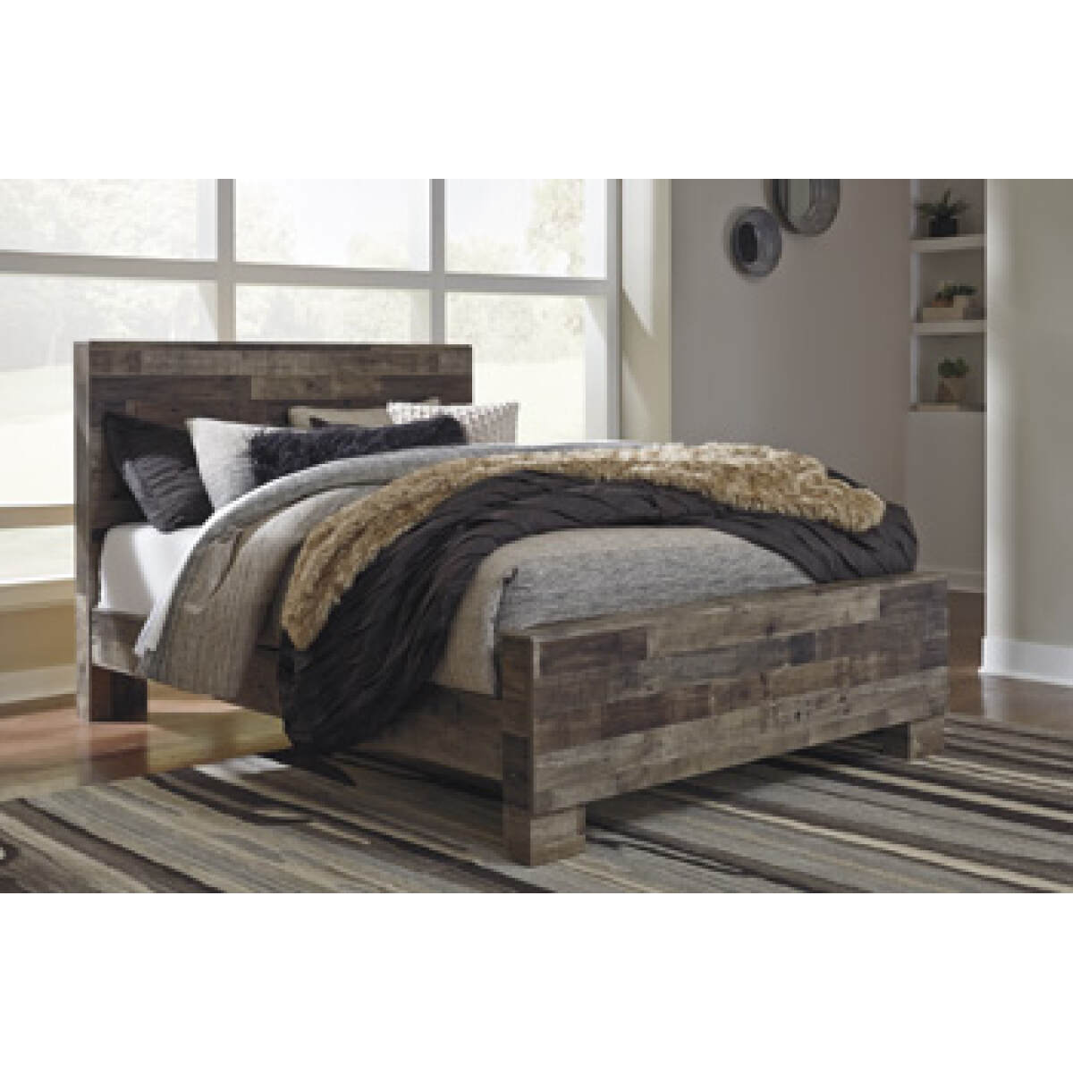 cfc547cb0f2f4bc3e9b8088c4b6cb752 Derekson Queen Panel Bed - Image 1