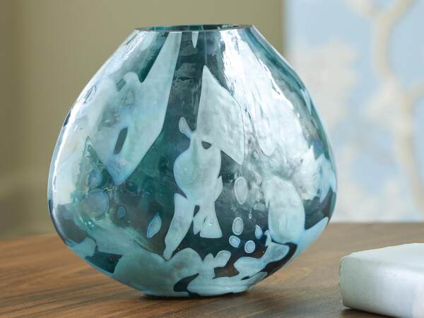 Cartshaw Vase - Image 3