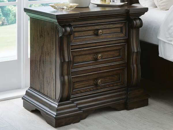 Maylee Queen Panel Bed, Dresser, Mirror, Chest and 2 Nightstands - Image 20