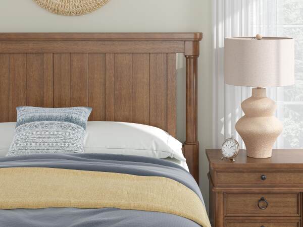 Rowlenstown Queen Poster Bed - Image 9