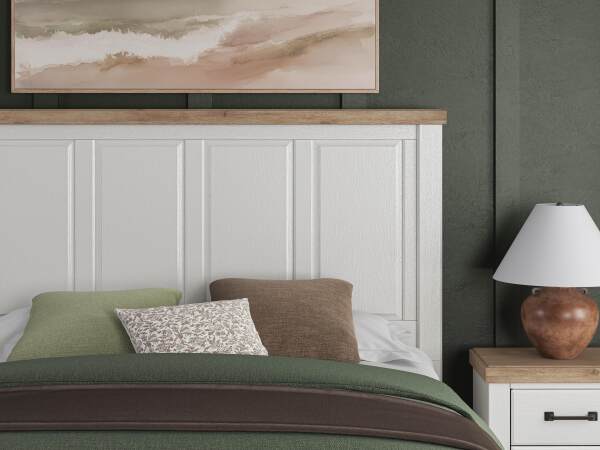 Savonport King Panel Bed with Storage - Image 11
