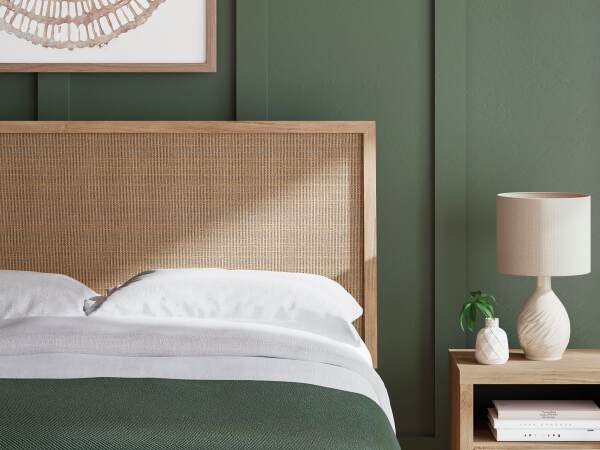 Cielden Queen Panel Bed - Image 10