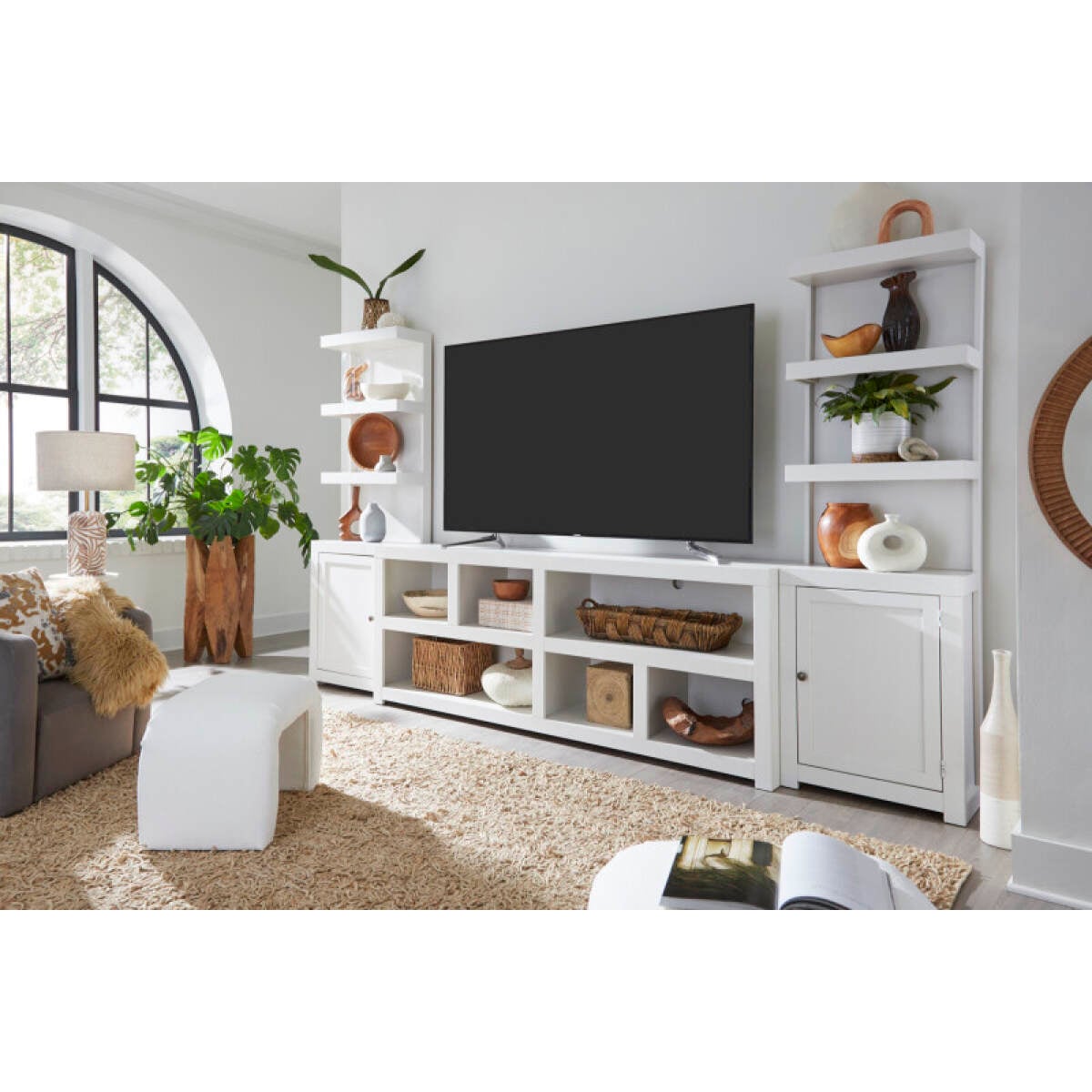 f65656e6046944e6b3e412454240c3f3 Mackenzie 84" Open Console DPP1084-SBR - Image 1