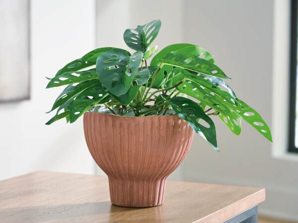 Orban Vase - Image 3