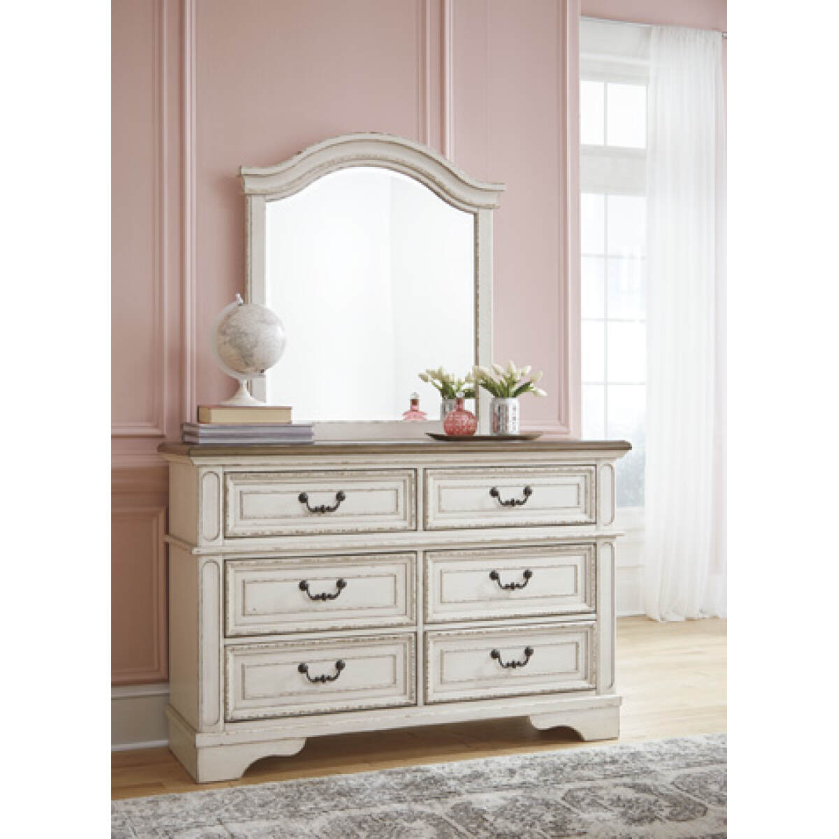 fcf34364317c2cfa8bb70b5db31b1dbb Realyn Dresser and Mirror - Image 1